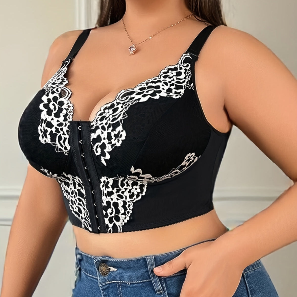 Plus Size Front-Closure Bra – Floral Lace