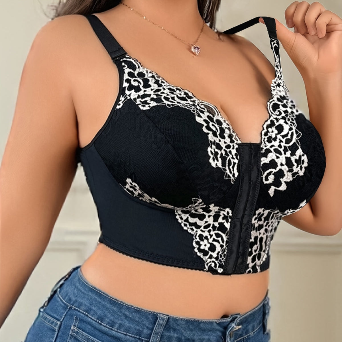 Plus Size Front-Closure Bra – Floral Lace